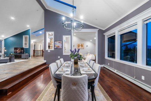 1521 Chartwell Drive, West Vancouver, BC 