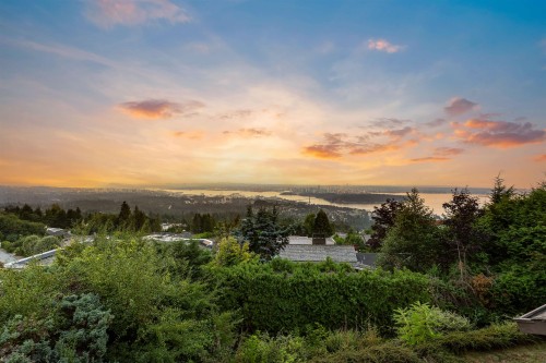 1521 Chartwell Drive, West Vancouver, BC 