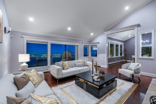 1521 Chartwell Drive, West Vancouver, BC 