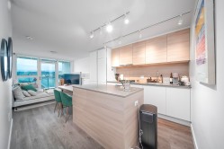 710-988 Quayside Drive  New Westminster, BC V3M 0L5