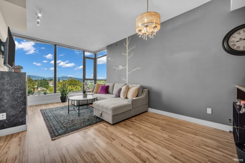 1606-7088 18Th Avenue, Burnaby, BC 