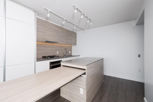 912-988 Quayside Drive, New Westminster, BC 