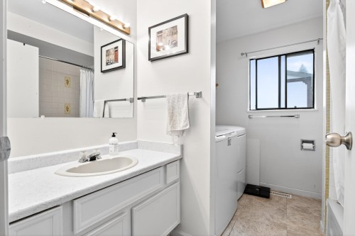 830 Ingersoll Avenue, Coquitlam, BC 