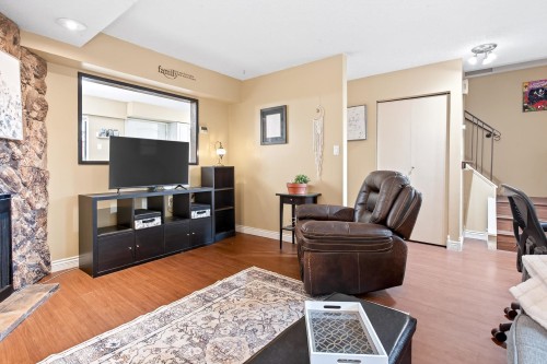 830 Ingersoll Avenue, Coquitlam, BC 