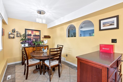 828 Ingersoll Avenue, Coquitlam, BC 