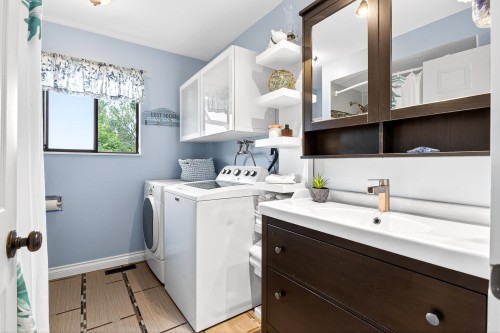 828 Ingersoll Avenue, Coquitlam, BC 