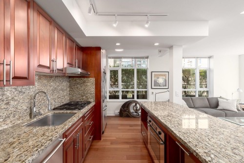 Ph803-988 Richards Street, Vancouver, BC 