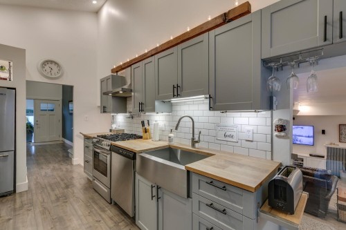 19610 117A Avenue, Pitt Meadows, BC 