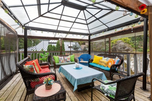 5607 Eagle Harbour Road, West Vancouver, BC 