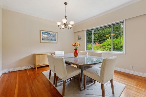5607 Eagle Harbour Road, West Vancouver, BC 