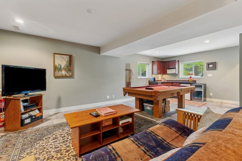 5607 Eagle Harbour Road, West Vancouver, BC 