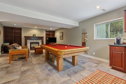 5607 Eagle Harbour Road, West Vancouver, BC 