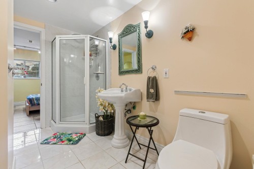 5607 Eagle Harbour Road, West Vancouver, BC 