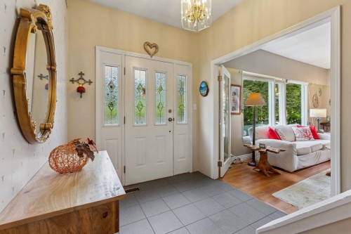 5607 Eagle Harbour Road, West Vancouver, BC 