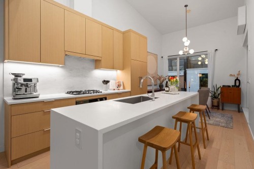 223-650 2Nd Street E, North Vancouver, BC 