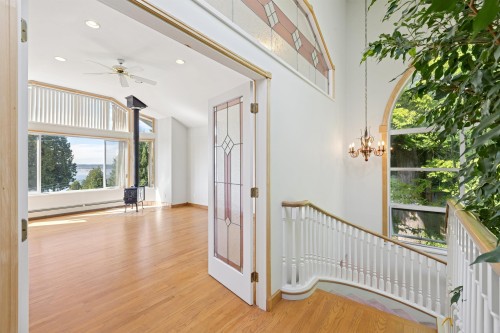 2545 Palmerston Avenue, West Vancouver, BC 