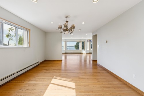 2545 Palmerston Avenue, West Vancouver, BC 