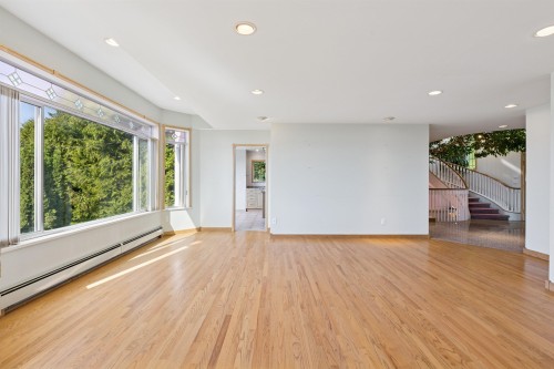 2545 Palmerston Avenue, West Vancouver, BC 