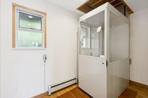 2545 Palmerston Avenue, West Vancouver, BC 