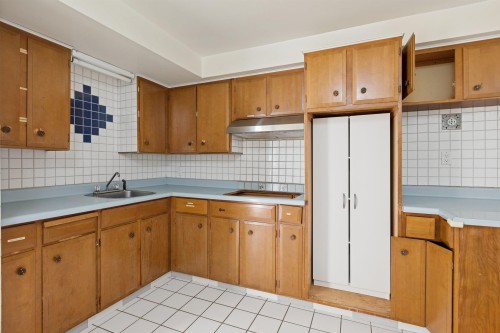 2545 Palmerston Avenue, West Vancouver, BC 