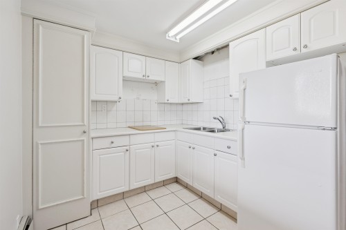 2545 Palmerston Avenue, West Vancouver, BC 