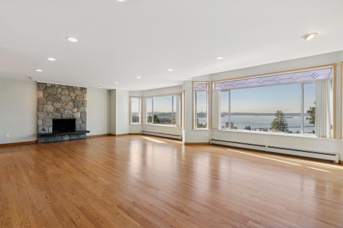 2545 Palmerston Avenue, West Vancouver, BC 