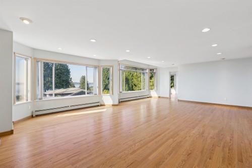 2545 Palmerston Avenue, West Vancouver, BC 