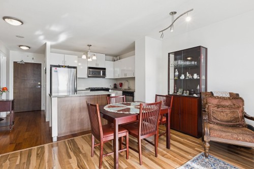 810-175 1St Street W, North Vancouver, BC 