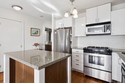 810-175 1St Street W, North Vancouver, BC 