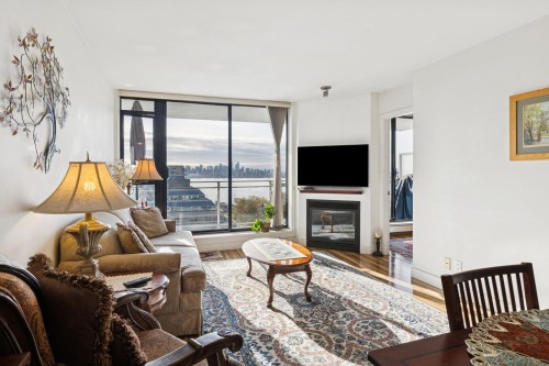 810-175 1St Street W, North Vancouver, BC 