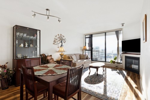 810-175 1St Street W, North Vancouver, BC 