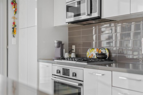 2903-3093 Windsor Gate, Coquitlam, BC 