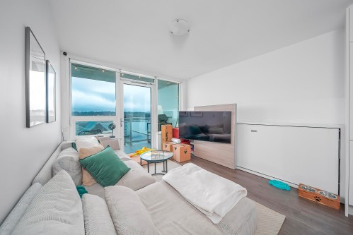 810-988 Quayside Drive, New Westminster, BC 