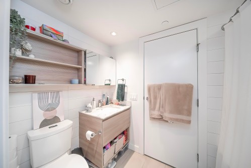 810-988 Quayside Drive, New Westminster, BC 