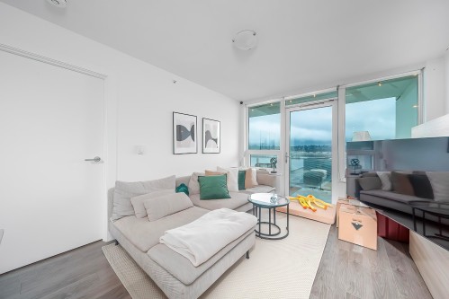 810-988 Quayside Drive, New Westminster, BC 