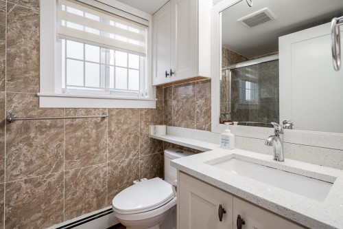 1230 51St Avenue E, Vancouver, BC 