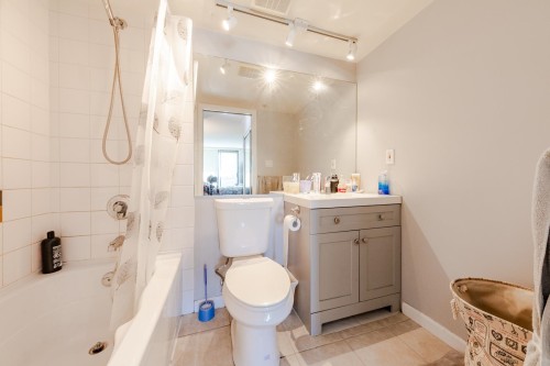 708-8180 Granville Avenue, Richmond, BC 