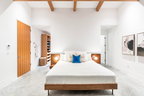 3823 Bayridge Avenue, West Vancouver, BC 