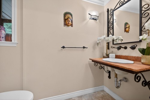 1375 Burnside Road, West Vancouver, BC 