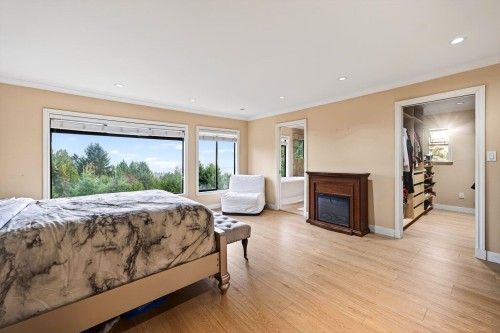 1375 Burnside Road, West Vancouver, BC 