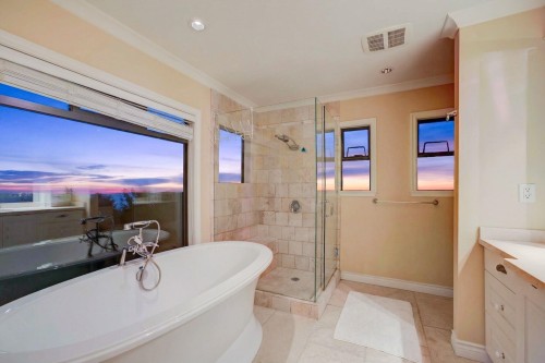 1375 Burnside Road, West Vancouver, BC 