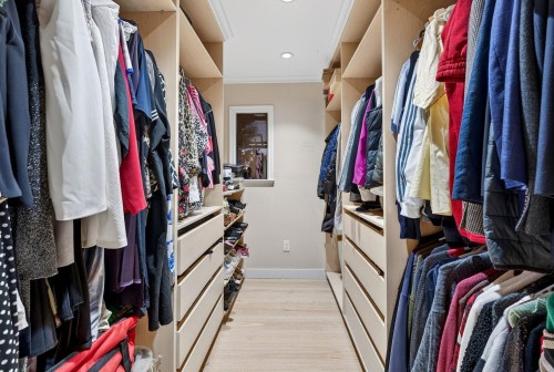 1375 Burnside Road, West Vancouver, BC 