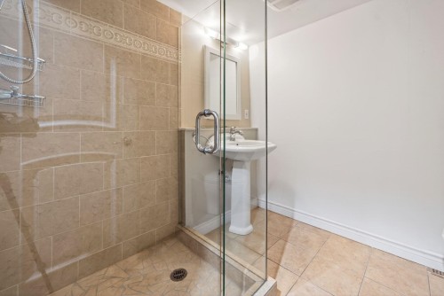 1375 Burnside Road, West Vancouver, BC 