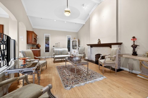 1375 Burnside Road, West Vancouver, BC 