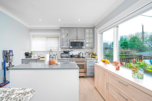 2779 13Th Avenue W, Vancouver, BC 