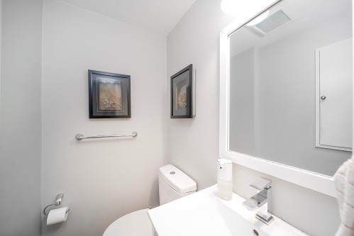 2779 13Th Avenue W, Vancouver, BC 