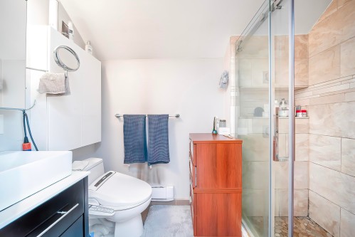 2779 13Th Avenue W, Vancouver, BC 