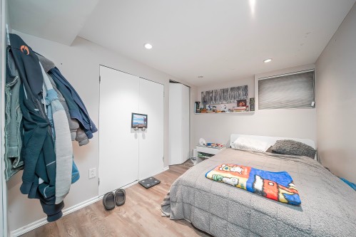 2779 13Th Avenue W, Vancouver, BC 