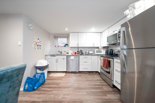 2779 13Th Avenue W, Vancouver, BC 