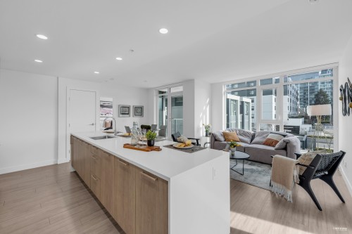 301-6398 Silver Avenue, Burnaby, BC 